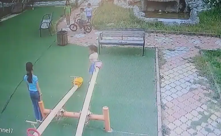 Oyunlarını bırakıp hazır ola geçtiler! Duygulandıran anlar