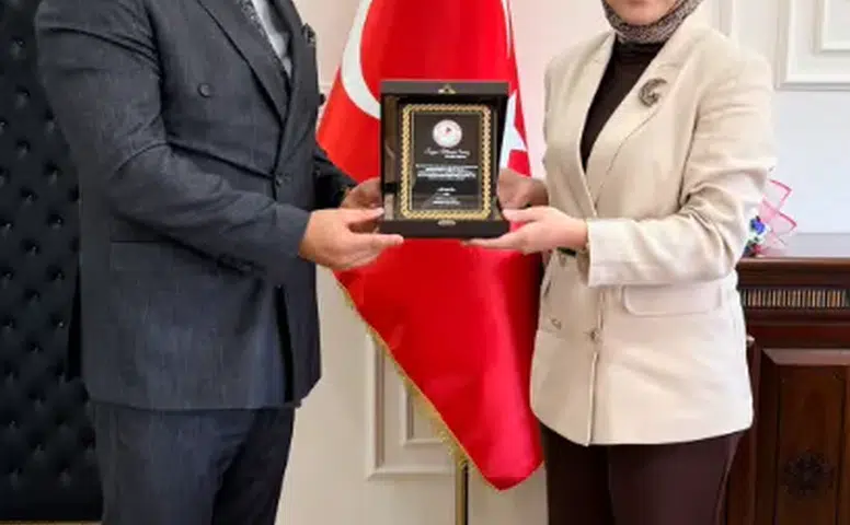 Akıncılar’da Hizmet ve İş Birliğine Teşekkür Plaketi