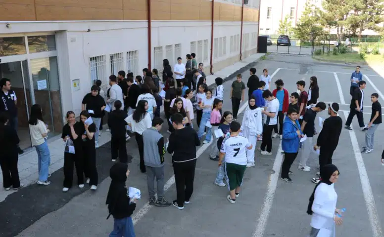 Sivas’ta LGS Heyecanı: Öğrenciler Gelecekleri İçin Ter Döktü