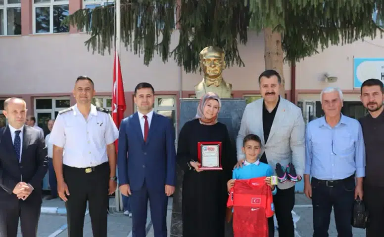 Muhammed Yusuf Yazıcı’dan Suşehri’ne Bronz Madalya