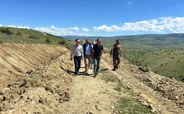 Gölova’da Köy Yollarındaki Çalışmalar Yerinde İncelendi