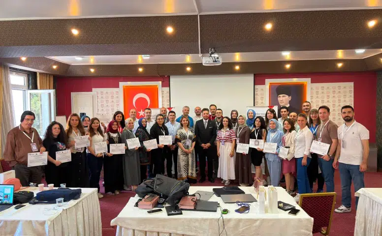 Türkiye'nin Dört Bir Yanından Gelen Öğretmenler Sivas'ta Dijital Eğitim İçin Bir Araya Geldi