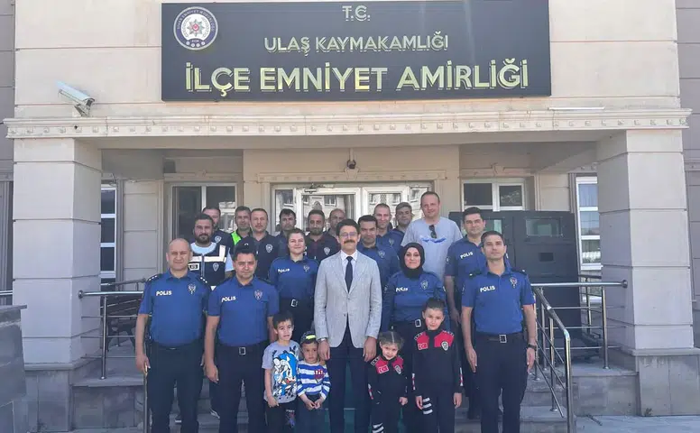 Sivas Ulaş'ta Duygusal Veda! Kaymakam Eskimez İlçeden Ayrılıyor