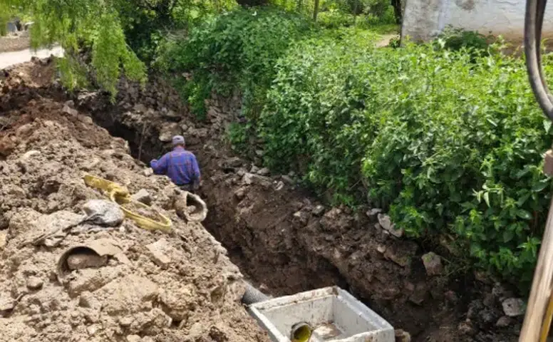 Suşehri’nde Köylerde Altyapı ve Yol Çalışmaları Sürüyor