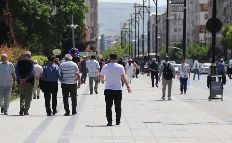 Uzmanından dijital teknoloji uyarısı: “Kolaylık, düşünme alışkanlıklarını zayıflatabilir”