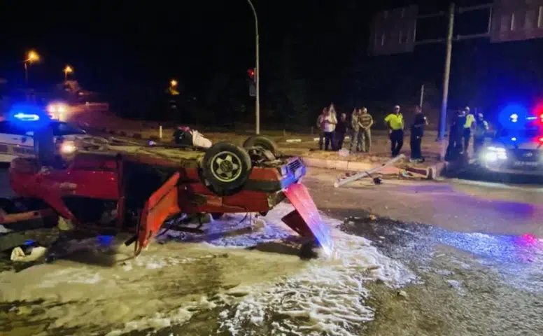 Tokat-Sivas Yolunda Tır ile Tofaş Çarpıştı: