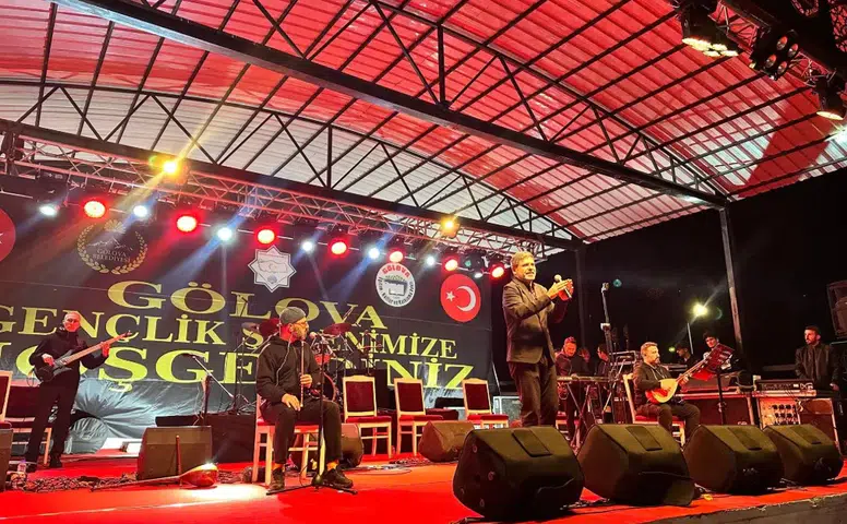 Sivas Gölova'da Gençlik Şöleni Coşkuyla Gerçekleştirildi