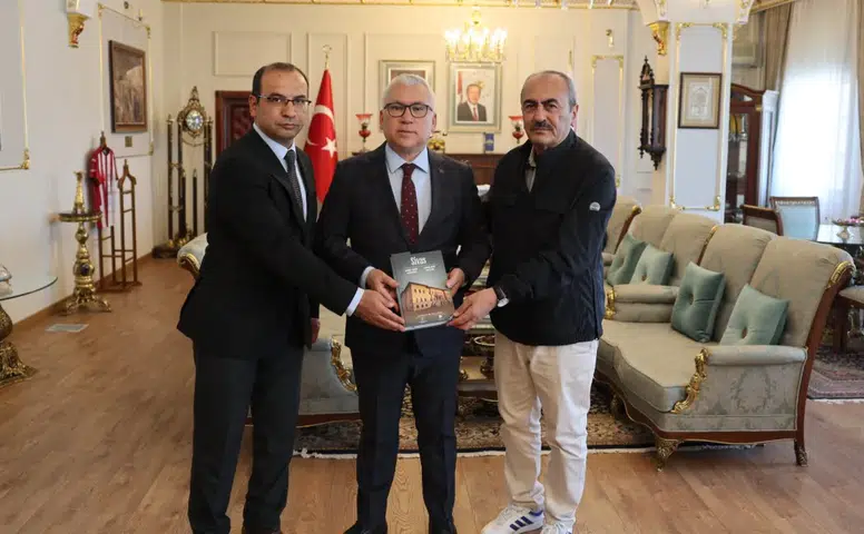 Sivas'ın Kültürel Mirasını Anlatan Eser Vali Şimşek'e Sunuldu