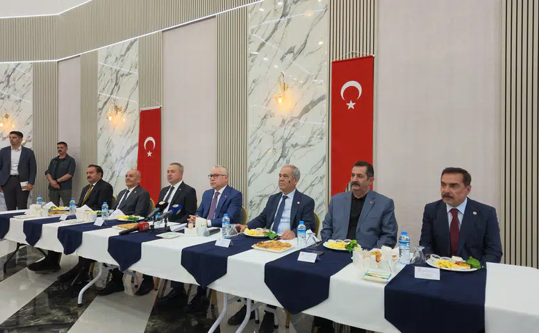 Sivas'ta Protokol ve Basın Bir Arada! Vali ve Başkan Mesaj Verdi...