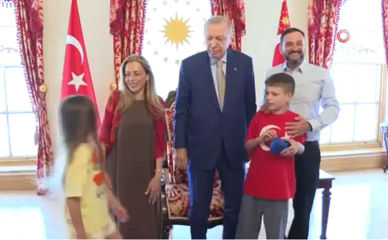 Cumhurbaşkanı Erdoğan, “Cake Not Hate” Kampanyasıyla Tanınan Joshua Harris’i Kabul Etti