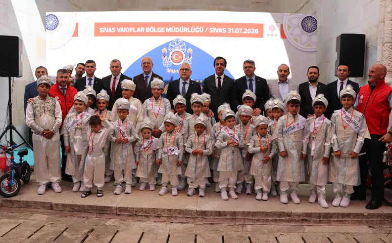 Sivas’ta 530 Yıllık Vakıf Geleneği Yaşatıldı: 30 Çocuğa Sünnet Şöleni