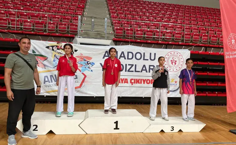 Sivaslı Karateci Yağmur Nisa Barkıl Anadolu Şampiyonu Oldu