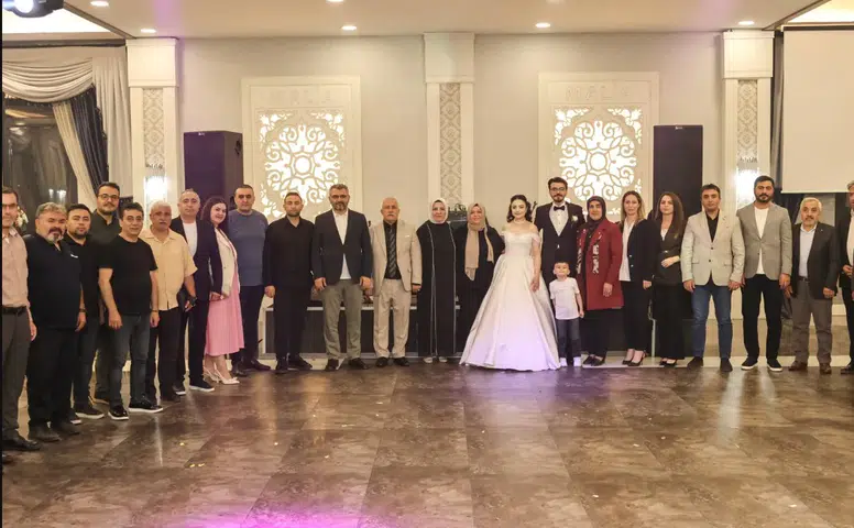AK Parti Sivas Teşkilatı Düğün Merasiminde Bir Araya Geldi