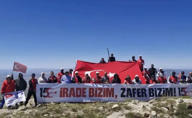 15 Temmuz Şehitleri İçin Yıldız Dağı'na Anlamlı Tırmanış