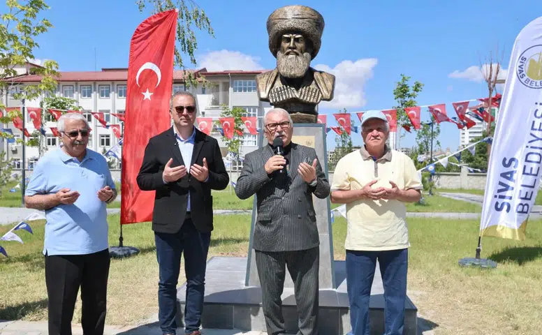 Sivas'ta Kuzey Kafkasya Kültür ve Sanat Festivali Şeyh Şamil Büstü Açılışıyla Başladı