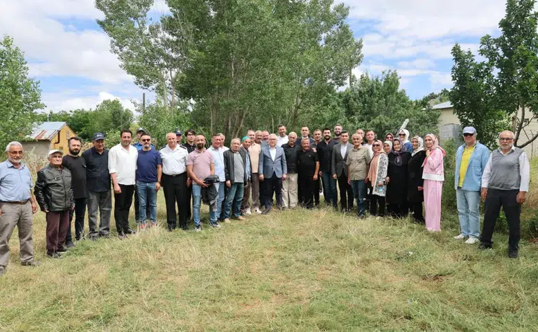 Vali Yılmaz Şimşek, Ulaş Başçayır Köyü'nde Vatandaşlarla Buluştu