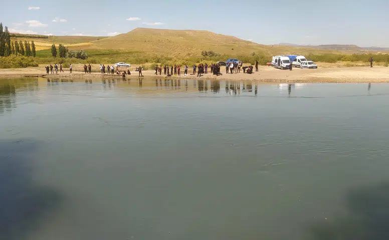 Kızılırmak'ta Can Pazarı! Akıntıya Kapılan Çocuklardan Kahreden Haber