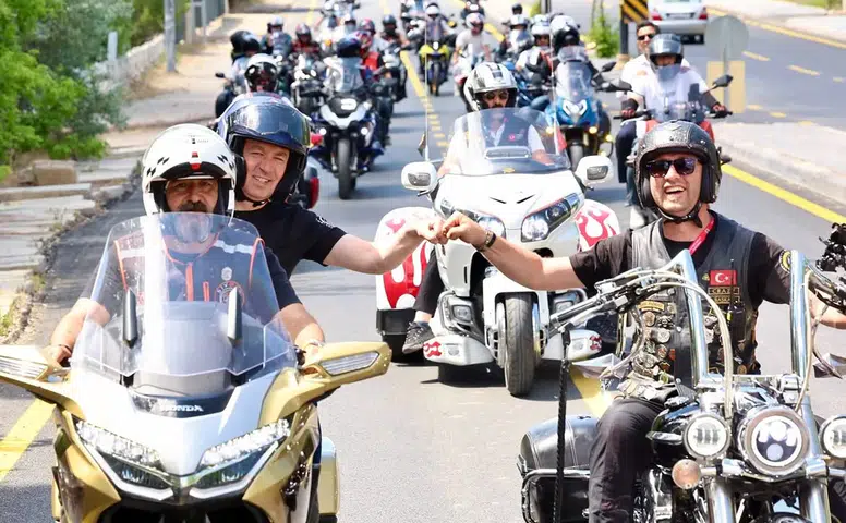 Sivas Sokakları Motor Sesiyle İnledi! Başkan Adem Uzun da Direksiyonda