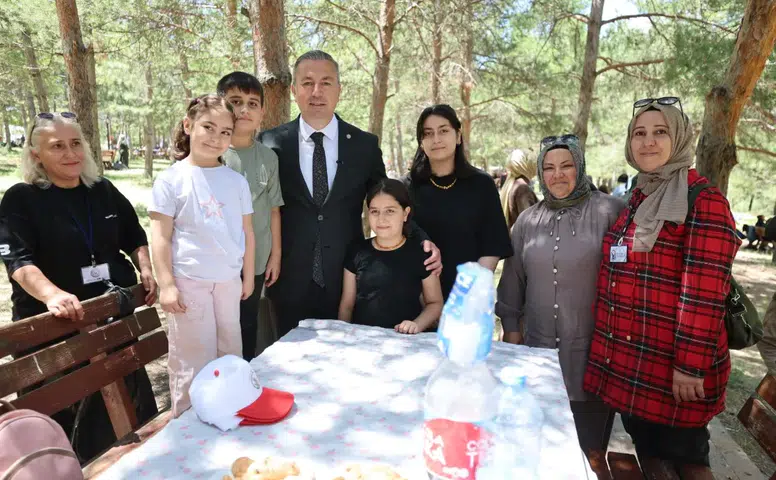 Başkan Adem Uzun, Yetim Çocuklarla Piknikte Buluştu