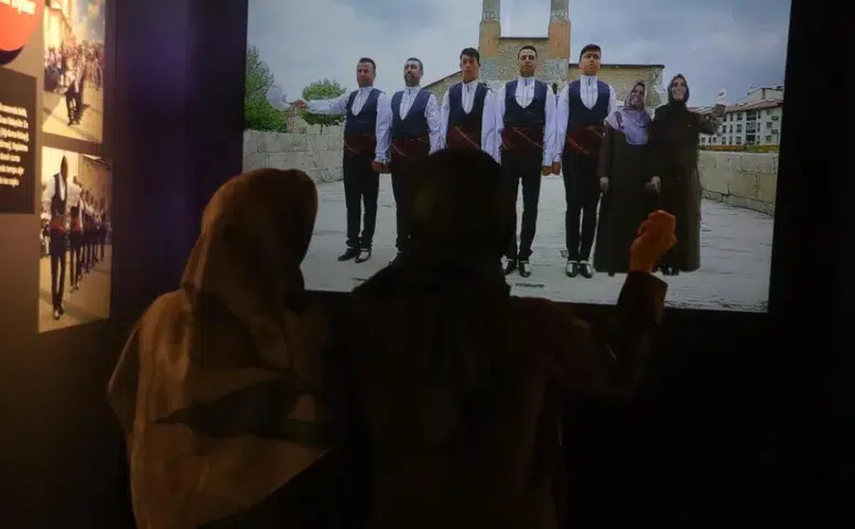 Sivas'ın Ağırlama Halayı Müzede Canlanıyor: Simülatör Ziyaretçilerden Büyük İlgi Görüyor