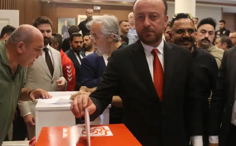 Burak Özçoban Yeniden Sivasspor Başkanı Seçildi
