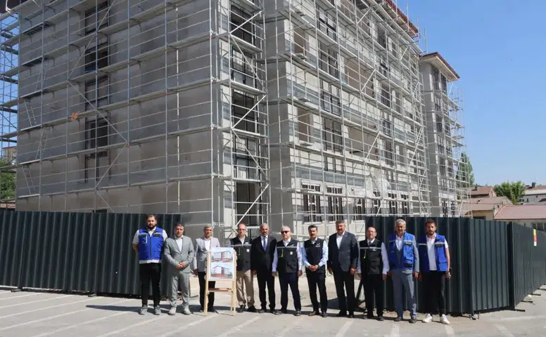Sivas'ta Eğitim Yatırımları Sürüyor: 24 Derslikli Kanuni İlkokulu Yükseliyor