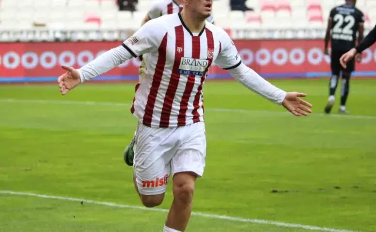 Rey Manaj İlk Antrenmanda Yer Almadı! Sivasspor’da Sezon Hazırlıkları Başladı!