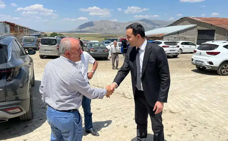 Sivas'ta Kaymakam Mahallede Sahaya İndi! Talepleri Tek Tek Not Aldı...