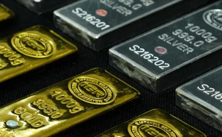 Altın ve Gümüşte Tarihi Rekor: Ons 4 Bin 400 Doları Aşarak Zirve Yaptı!