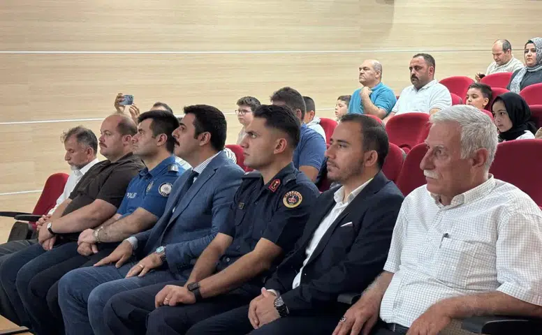 Koyulhisar’da Yaz Kur’an Kursu Yıl Sonu Kapanış Programı Düzenlendi