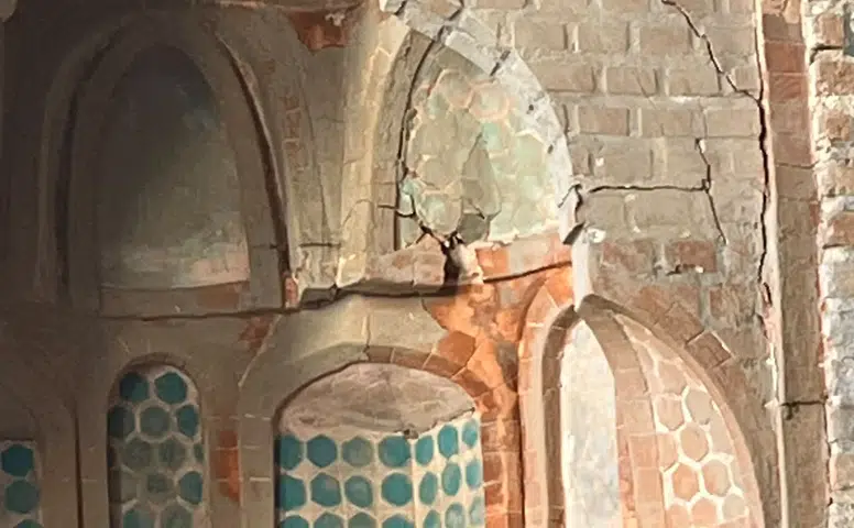 Sivas'ın 800 Yıllık Mirası Tehlikede: Şifaiye Medresesi Restorasyon Bekliyor!