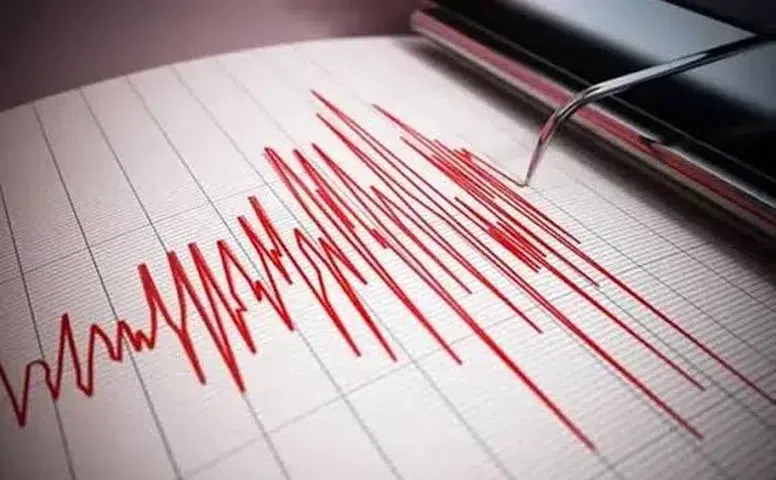 Napoli'de Korkutan Deprem İtalya Sokaklara Döküldü Seferler Durduruldu