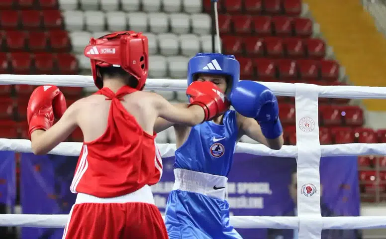 Sivas’ta U-13 Türkiye Boks Şampiyonası heyecanı sürüyor