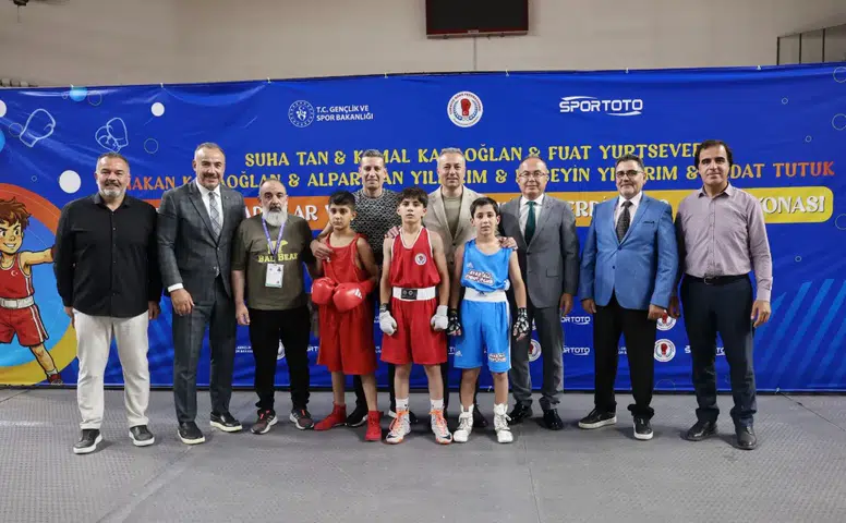 Sivas’ta Alt Minik Türkiye Boks Şampiyonası Heyecanı
