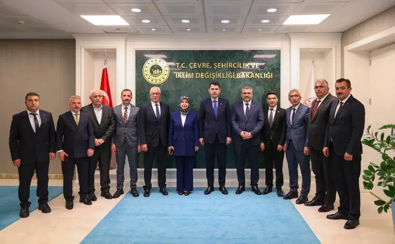 Ankara'da Sivas Mesaisi: Yatırım ve Projeler Bakan Kurum'a Sunuldu