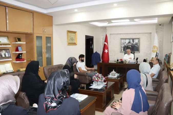 Sivas’ta gönüllü öğreticiler kalpleri fethediyor