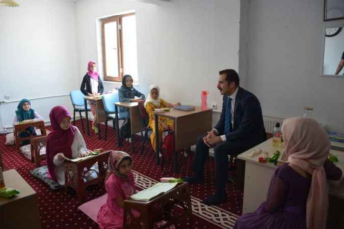 Kangal’da minikler Kur’an öğreniyor