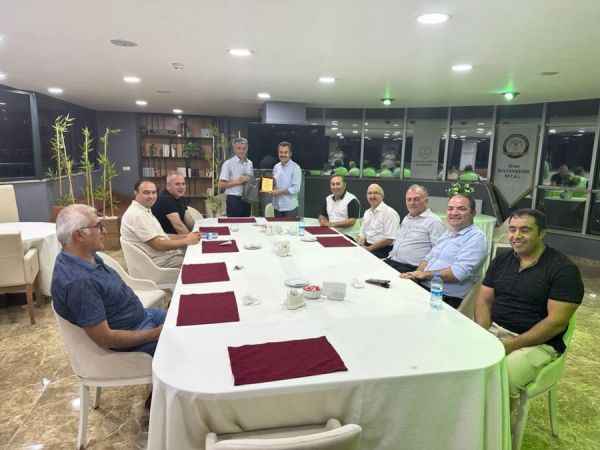 Aslan’dan Kayseri'ye atanan Bekdaş’a plaket