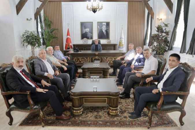 Sendika başkanlarıyla istişare etti