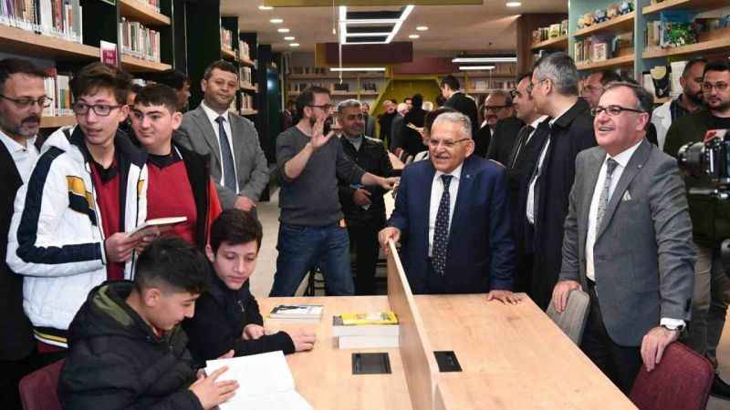 Kayseri Büyükşehir Belediyesi Kütüphaneleri, Yarıyıl Tatilinde Gençlerin Gözdesi Olmaya Devam Ediyor 4