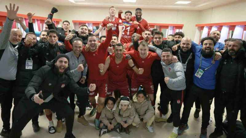 Sivasspor, Beşiktaş'ı 1-0 Mağlup Ederek Galibiyet Pozu Verdi 2