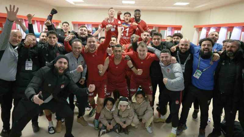 Sivasspor, Beşiktaş'ı 1-0 Mağlup Ederek Galibiyet Pozu Verdi 3