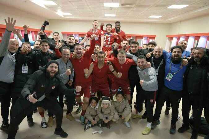Sivasspor, Beşiktaş'ı 1-0 Mağlup Ederek Galibiyet Pozu Verdi 1