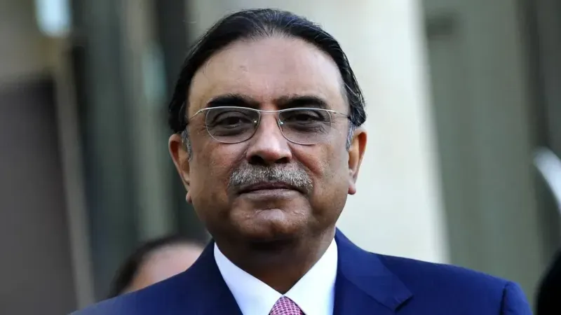 Uçaktan İnerken Talihsizlik: Pakistan Cumhurbaşkanı Zardari'nin Sağlık Durumu Gündemde 5