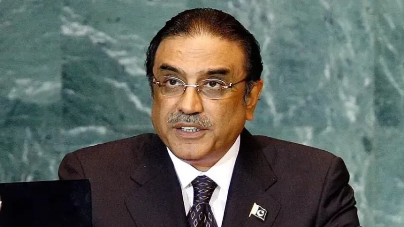 Uçaktan İnerken Talihsizlik: Pakistan Cumhurbaşkanı Zardari'nin Sağlık Durumu Gündemde 3