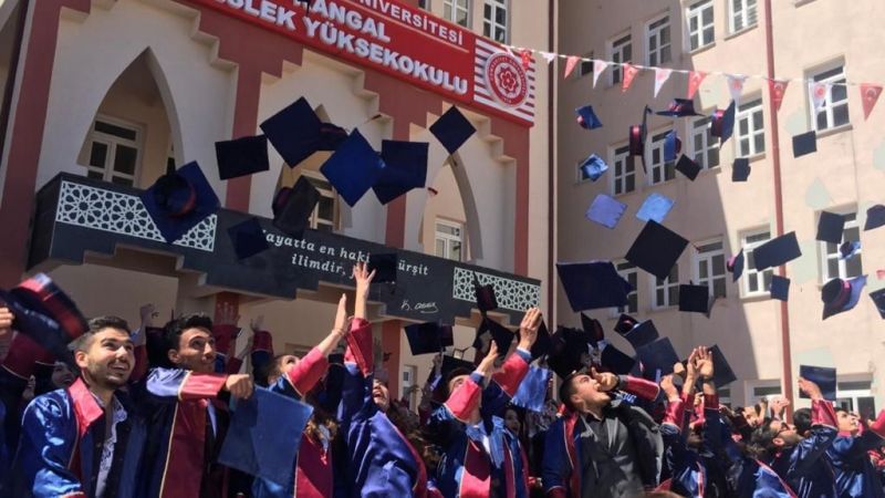 Kangal Meslek Yüksekokulu: Geleceğin Nitelikli İş Gücünü Yetiştiriyor 7