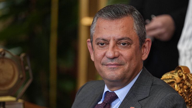 Özgür Özel Ayrılık Eşiğinde mi? Yeni Parti İddiaları Gündemde 4