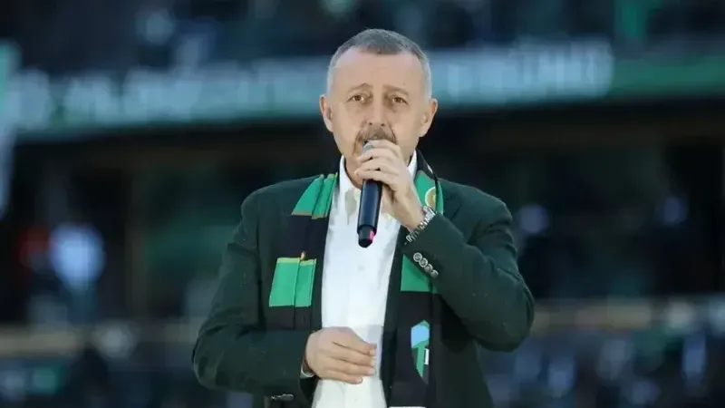 İzmit’in Sesinde Bir İz: Tahir Büyükakın’dan Sabri Ugan’a Duygusal Veda 2