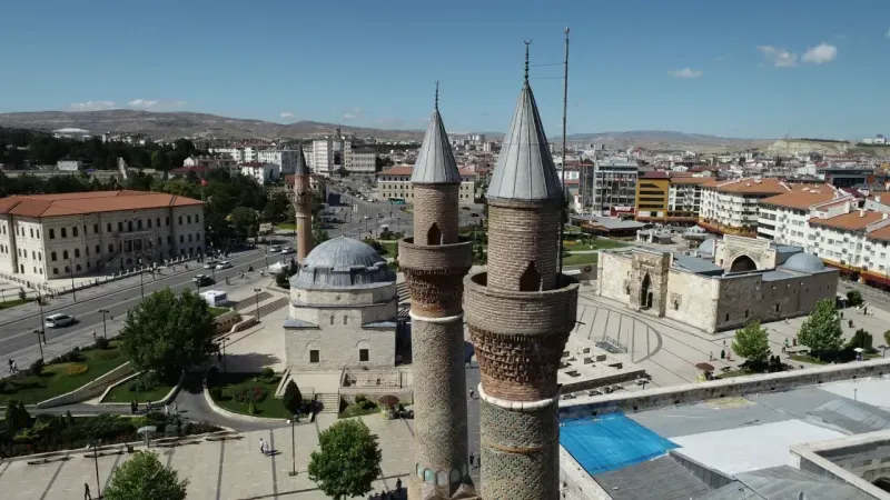Sivas Hava Durumu: Cuma Günü Sağanak Yağış Uyarısı! 5