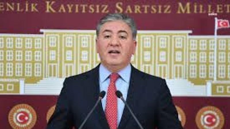 CHP'li Murat Emir Miting Sonrası Kürsüden Düştü: Kaburgasında ve Omurgasında Kırıklar Tespit Edildi 4